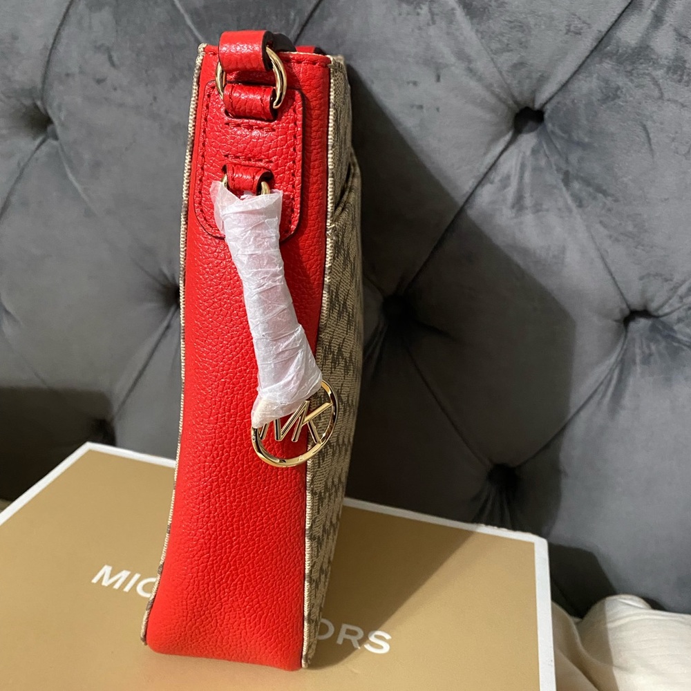 😍 Michael Kors LG MESSENGER Crossbody sangria - Picture 3 of 7